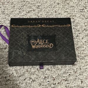 2010 DiscontinuedUrban Decay Disney Alice in Wonderland Eyeshadow Palette *READ*